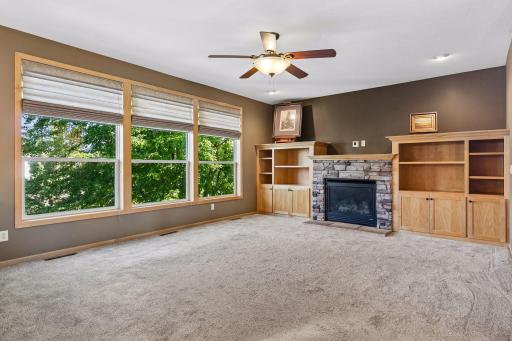 6033 Summit Court S, Cottage Grove, MN 55016