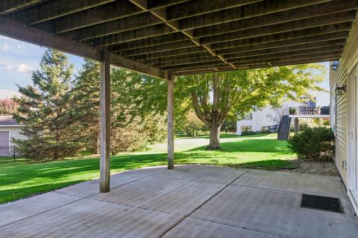 6033 Summit Court S, Cottage Grove, MN 55016