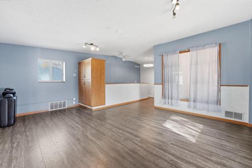 1600 11th Avenue NE, Willmar, MN 56201