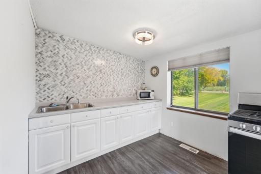 1600 11th Avenue NE, Willmar, MN 56201