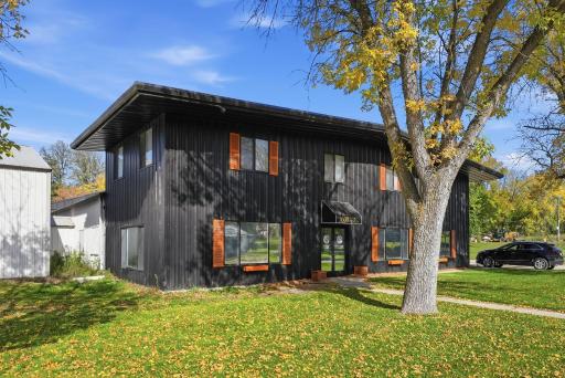 1600 11th Avenue NE, Willmar, MN 56201