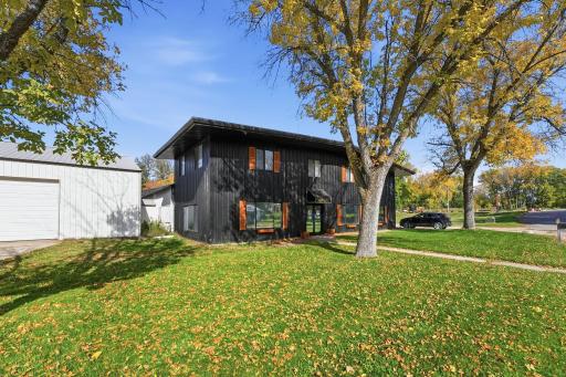 1600 11th Avenue NE, Willmar, MN 56201