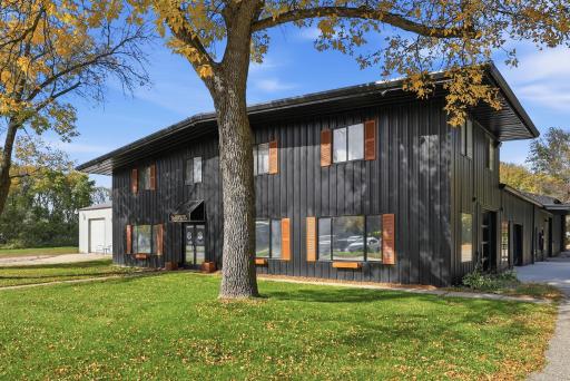 1600 11th Avenue NE, Willmar, MN 56201