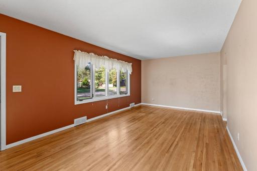 5254 Kentucky Avenue N, Crystal, MN 55428
