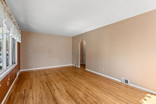 5254 Kentucky Avenue N, Crystal, MN 55428