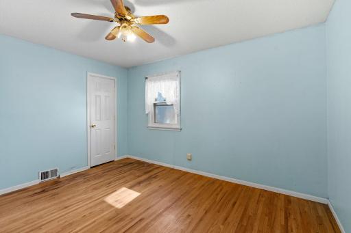 5254 Kentucky Avenue N, Crystal, MN 55428