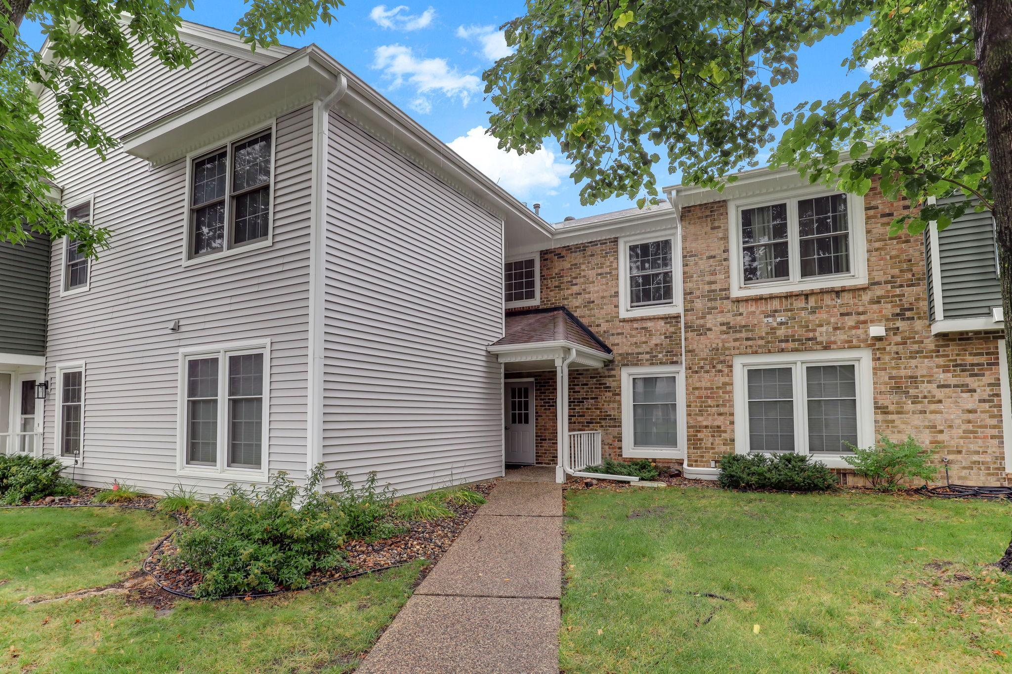 Welcome to 10966 Quebec Avenue S, Bloomington, MN!