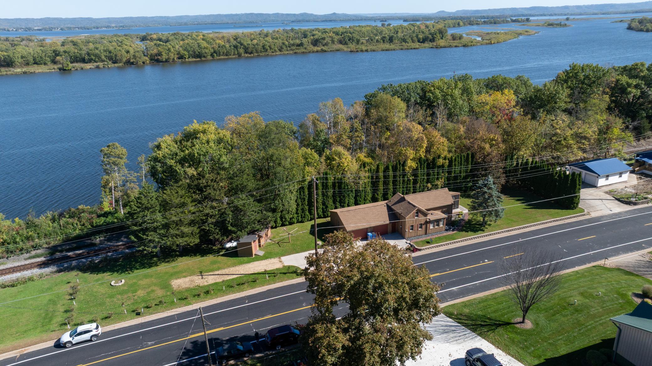 46652 Riverview Drive Dresbach-02.jpg