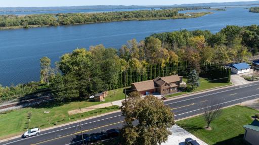 46652 Riverview Drive, La Crescent, MN 55947
