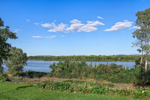 46652 Riverview Drive, La Crescent, MN 55947