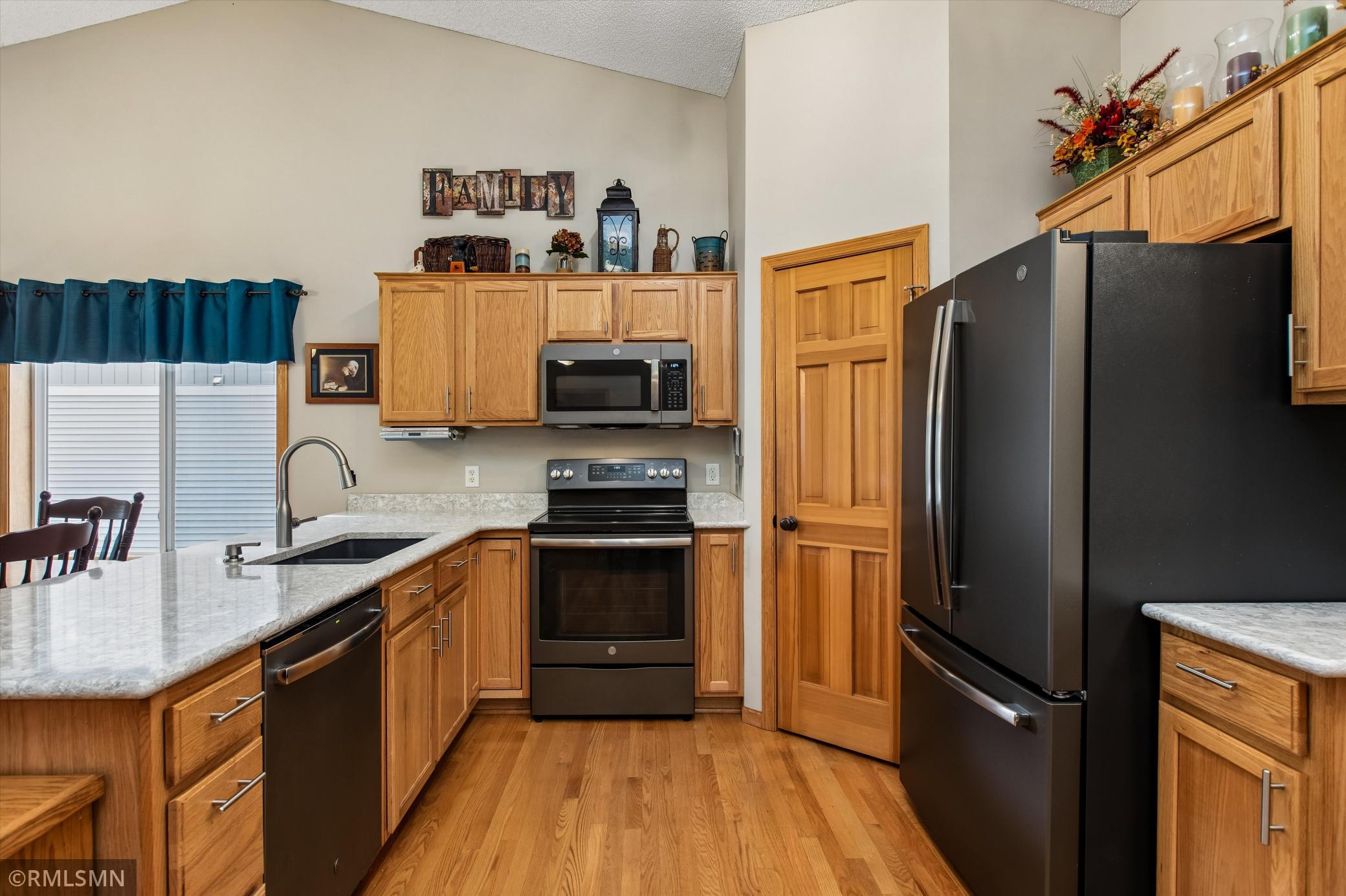 Walk in pantry