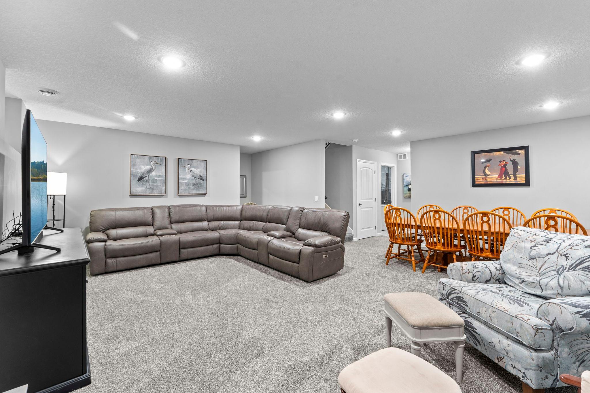 Imagine the entertaining you can do here!