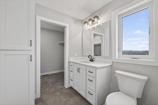 38653 Hawthorne Avenue, North Branch, MN 55056