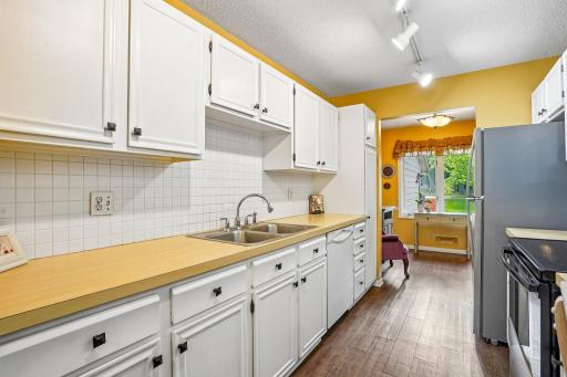 225 Birnamwood Drive, 0, Burnsville, MN 55337