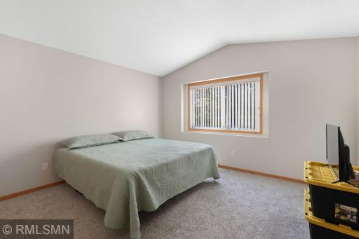 15718 Lower Fjord Way, Apple Valley, MN 55124