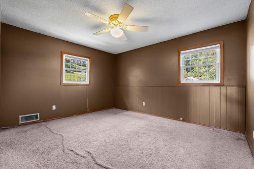 705 S 2nd Street, La Crescent, MN 55947