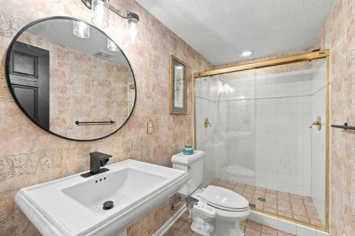 60_4143 cashell glen_0256_autoremove_67906793.jpg