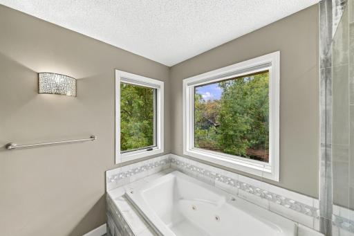 4143 Cashell Glen, Eagan, MN 55122