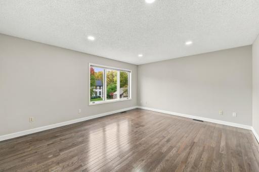 4143 Cashell Glen, Eagan, MN 55122