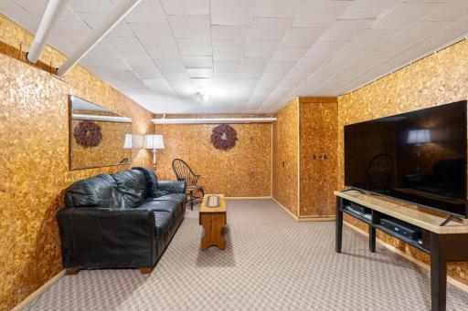 911 6th Street NW, Austin, MN 55912