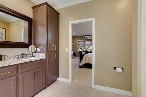 8710Photography-Web-Friendly-13187-Drumcliffe-Path-Rosemount-MN-55068-50.jpg