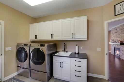 8710Photography-Web-Friendly-13187-Drumcliffe-Path-Rosemount-MN-55068-33.jpg