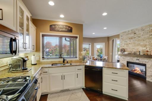 8710Photography-Web-Friendly-13187-Drumcliffe-Path-Rosemount-MN-55068-24.jpg