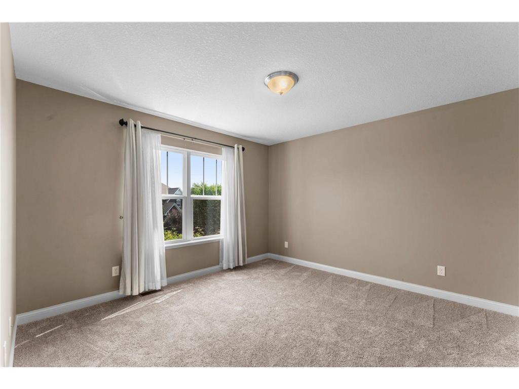 15 - 3rd of 6 bedrooms.jpeg