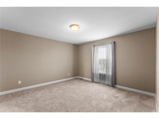 4014 Holasek Path, Chaska, MN 55318