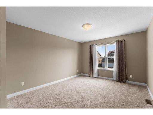 4014 Holasek Path, Chaska, MN 55318