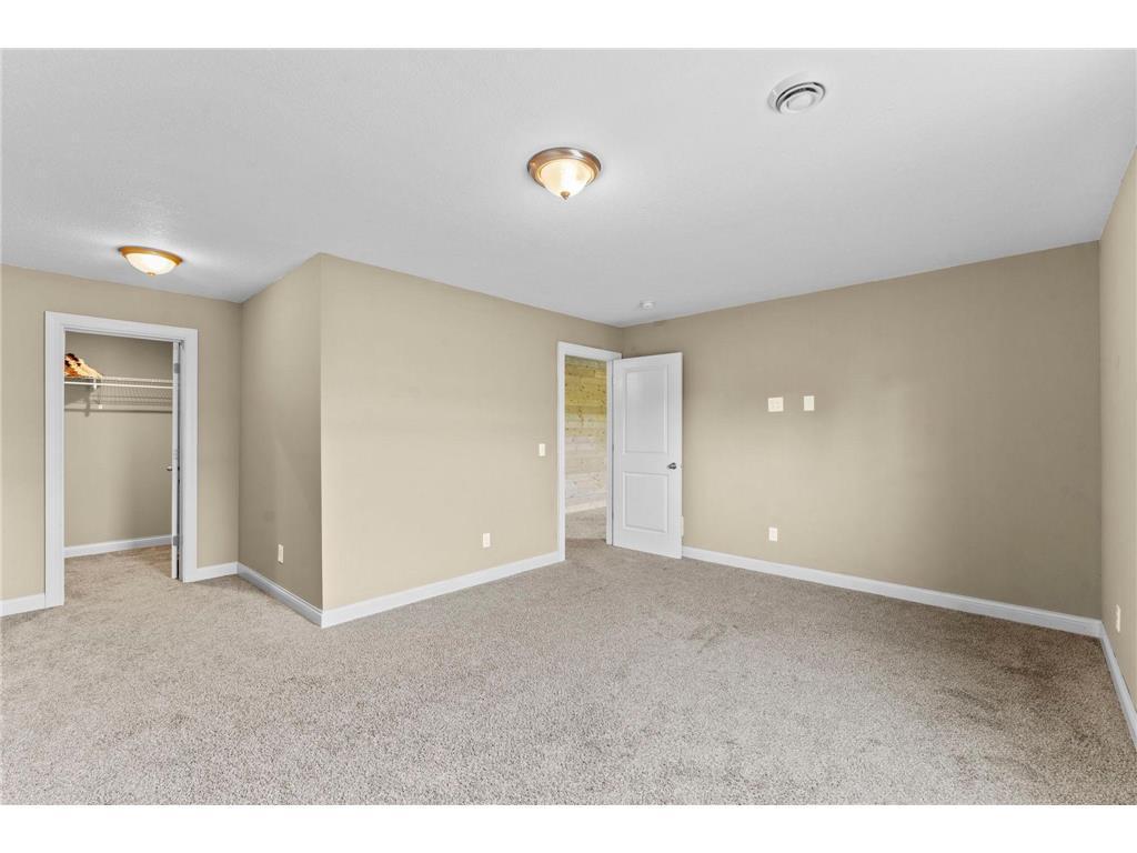 18 - Bedroom 6 of 6.jpeg