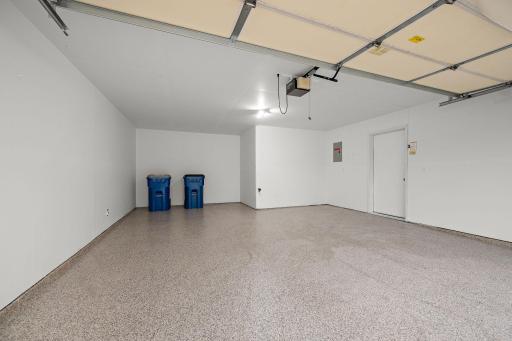 Check out the newly epoxied floor in the garage. Super nice high-end touch!