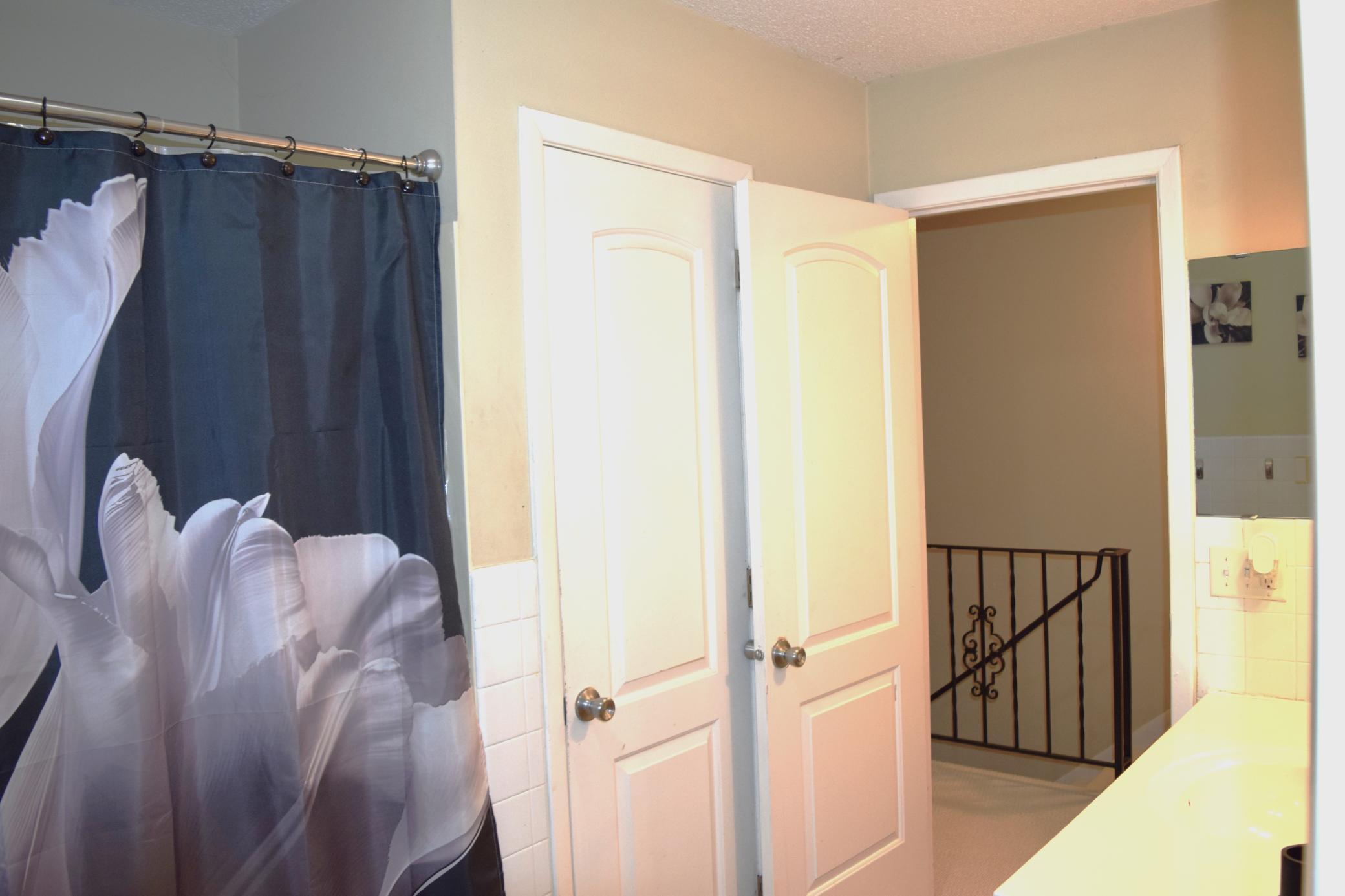 Unit 2 Upper level bathroom.