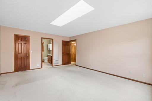 2354 Heights Avenue E, Maplewood, MN 55119