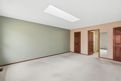 2354 Heights Avenue E, Maplewood, MN 55119