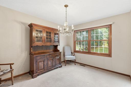 2354 Heights Avenue E, Maplewood, MN 55119