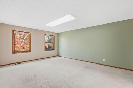 2354 Heights Avenue E, Maplewood, MN 55119