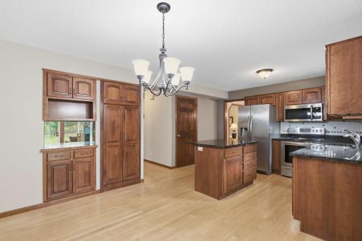 2354 Heights Avenue E, Maplewood, MN 55119