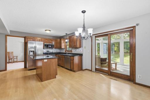 2354 Heights Avenue E, Maplewood, MN 55119
