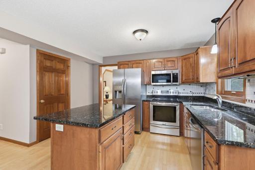 2354 Heights Avenue E, Maplewood, MN 55119