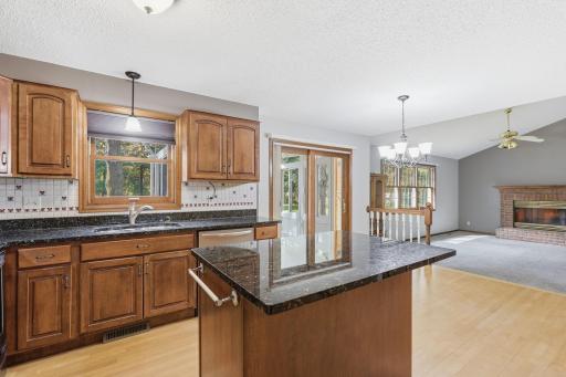 2354 Heights Avenue E, Maplewood, MN 55119