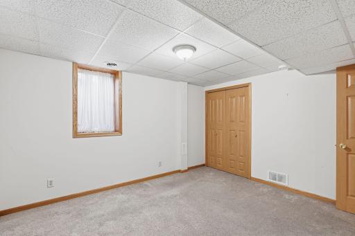 2354 Heights Avenue E, Maplewood, MN 55119
