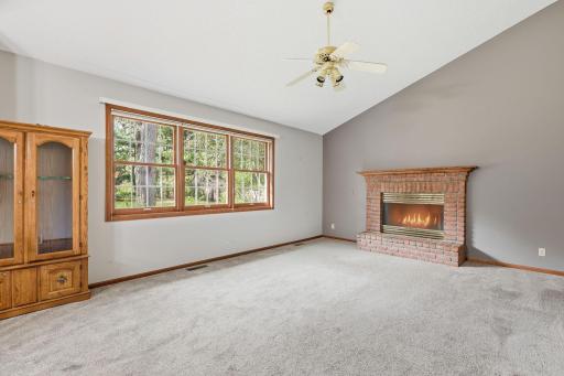 2354 Heights Avenue E, Maplewood, MN 55119