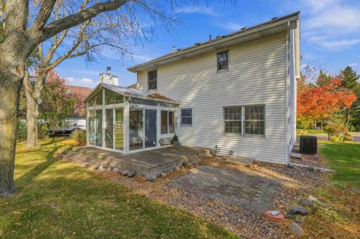 2354 Heights Avenue E, Maplewood, MN 55119