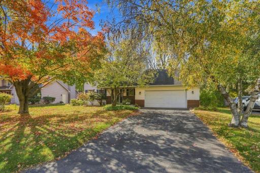 2354 Heights Avenue E, Maplewood, MN 55119