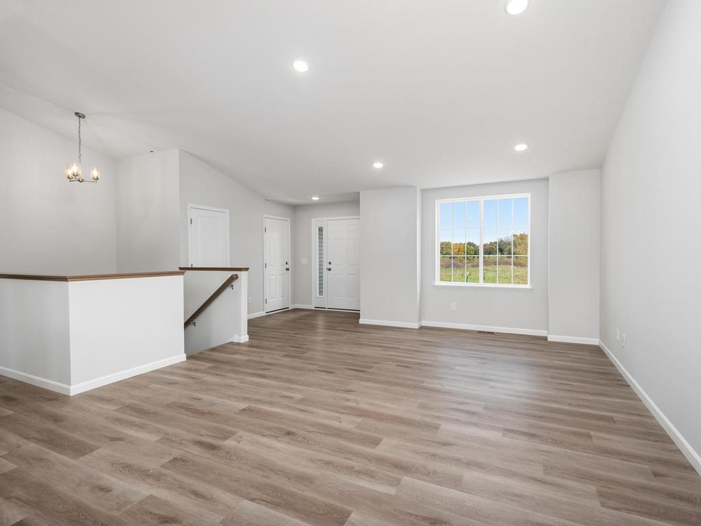 2083 River Bend Trl, Mayer, MN