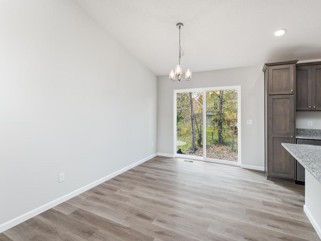 2083 River Bend Trl, Mayer, MN