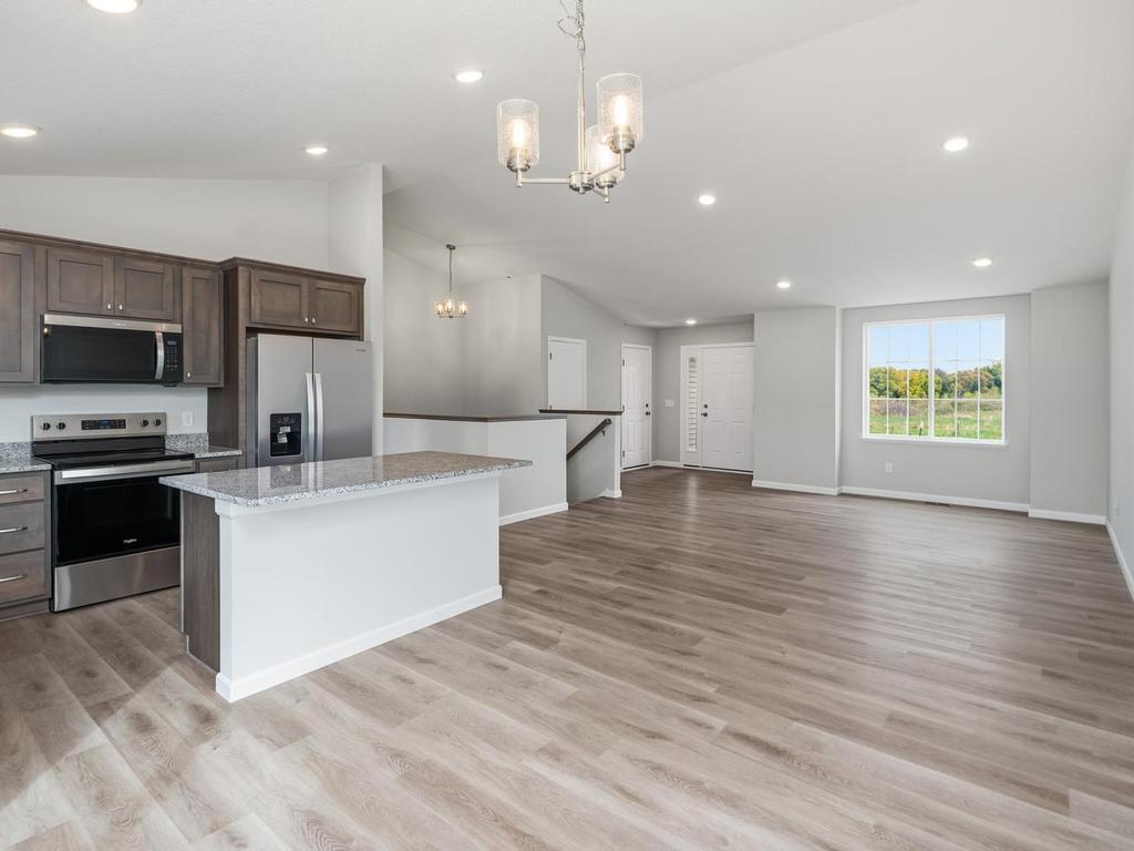 2083 River Bend Trl, Mayer, MN