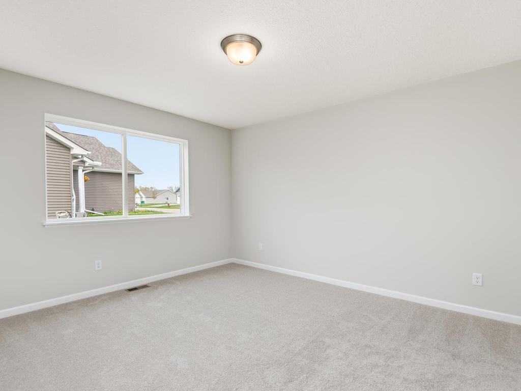 2083 River Bend Trl, Mayer, MN