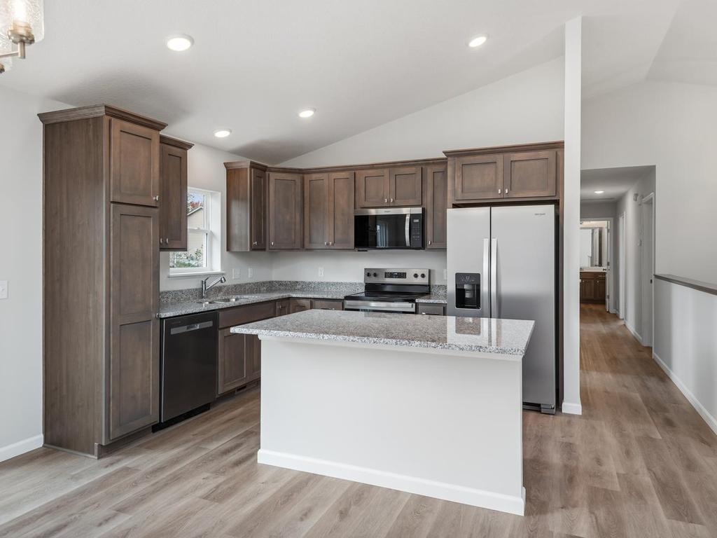 2083 River Bend Trl, Mayer, MN